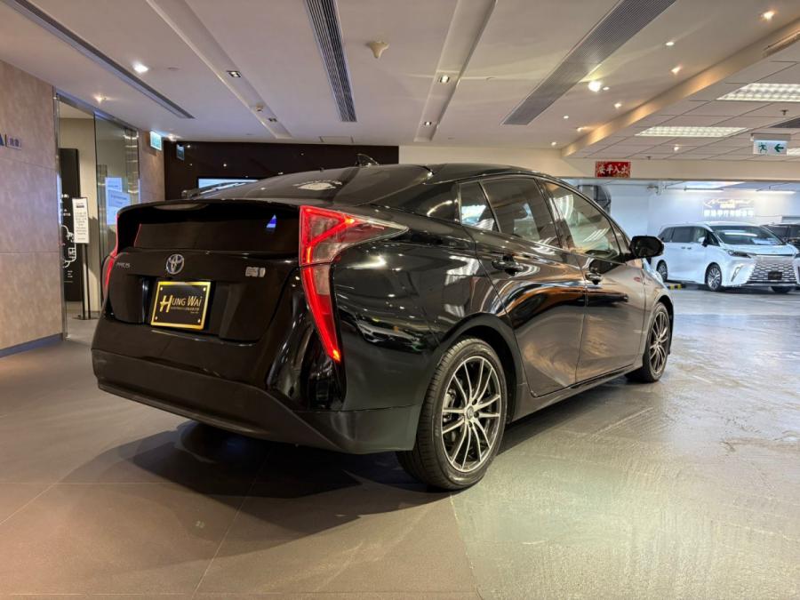 Prius 1.8 Hybrid S - Image 2